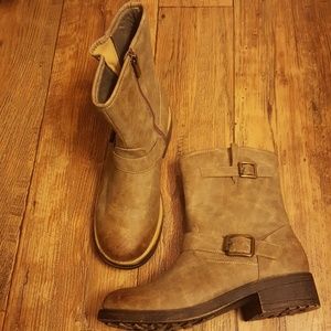 NWOT Rue 21 Boots